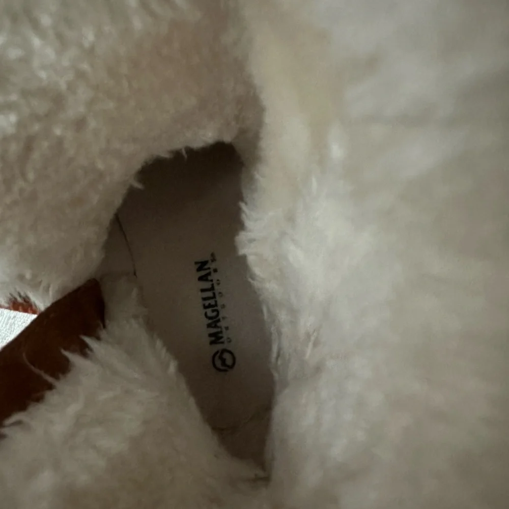 Magellan, Faux Suede, Trimmed With Faux Sherpa Fur. Sz 1 Very Good Condition